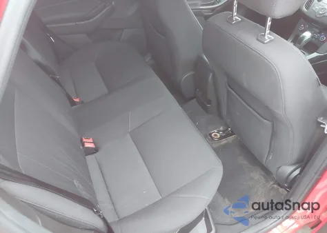 2016 Ford Focus Se z USA, uszkodzony, nr VIN 1FADP3FE6GL360342